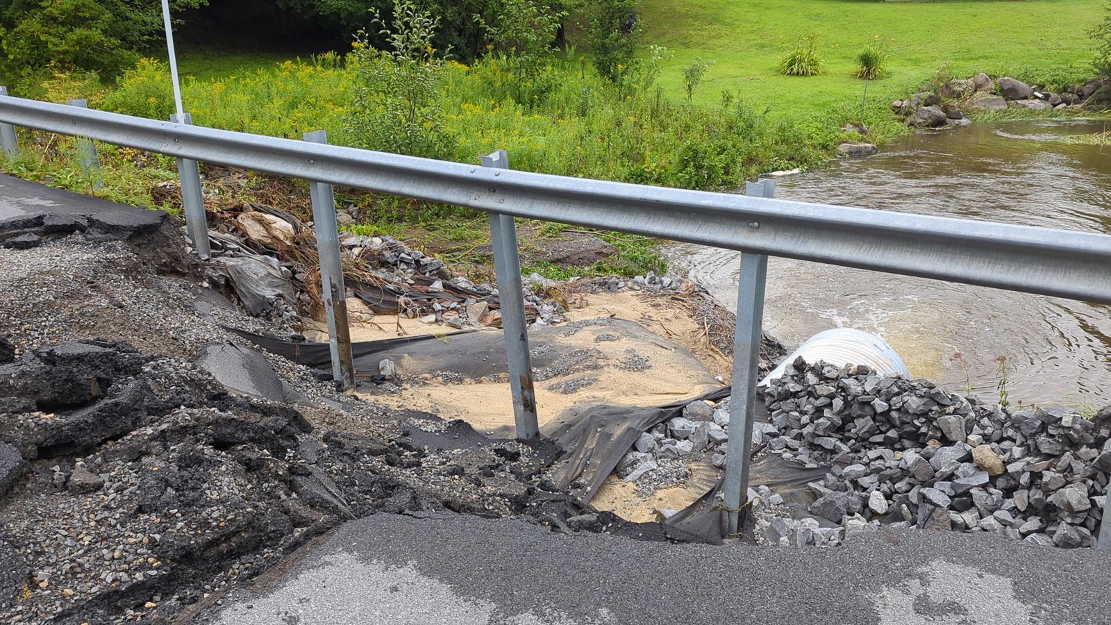 Part of Chemin Saint-Georges closed in Rigaud