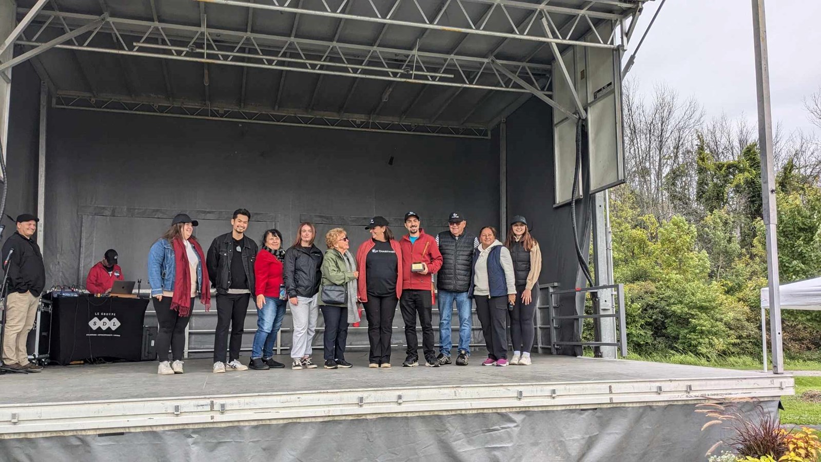 In the organization category, the trophy was awarded to the Sainte-Jeanne-de-Chantal Foundation, which was participating in the SOUP Festival for the very first time