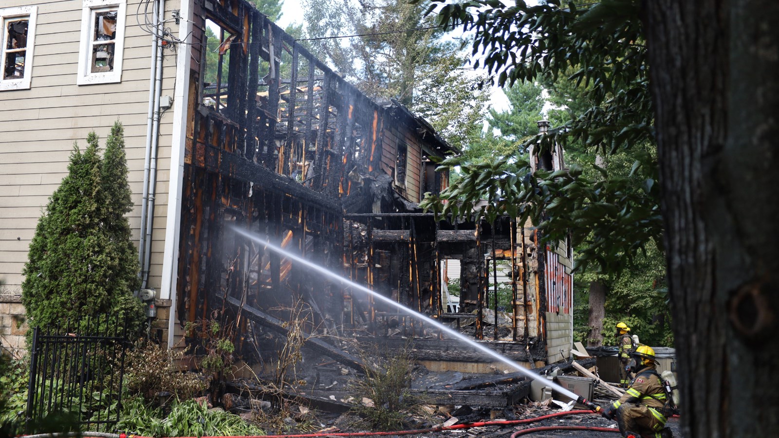 Fire destroys a single-family home in Saint-Lazare  