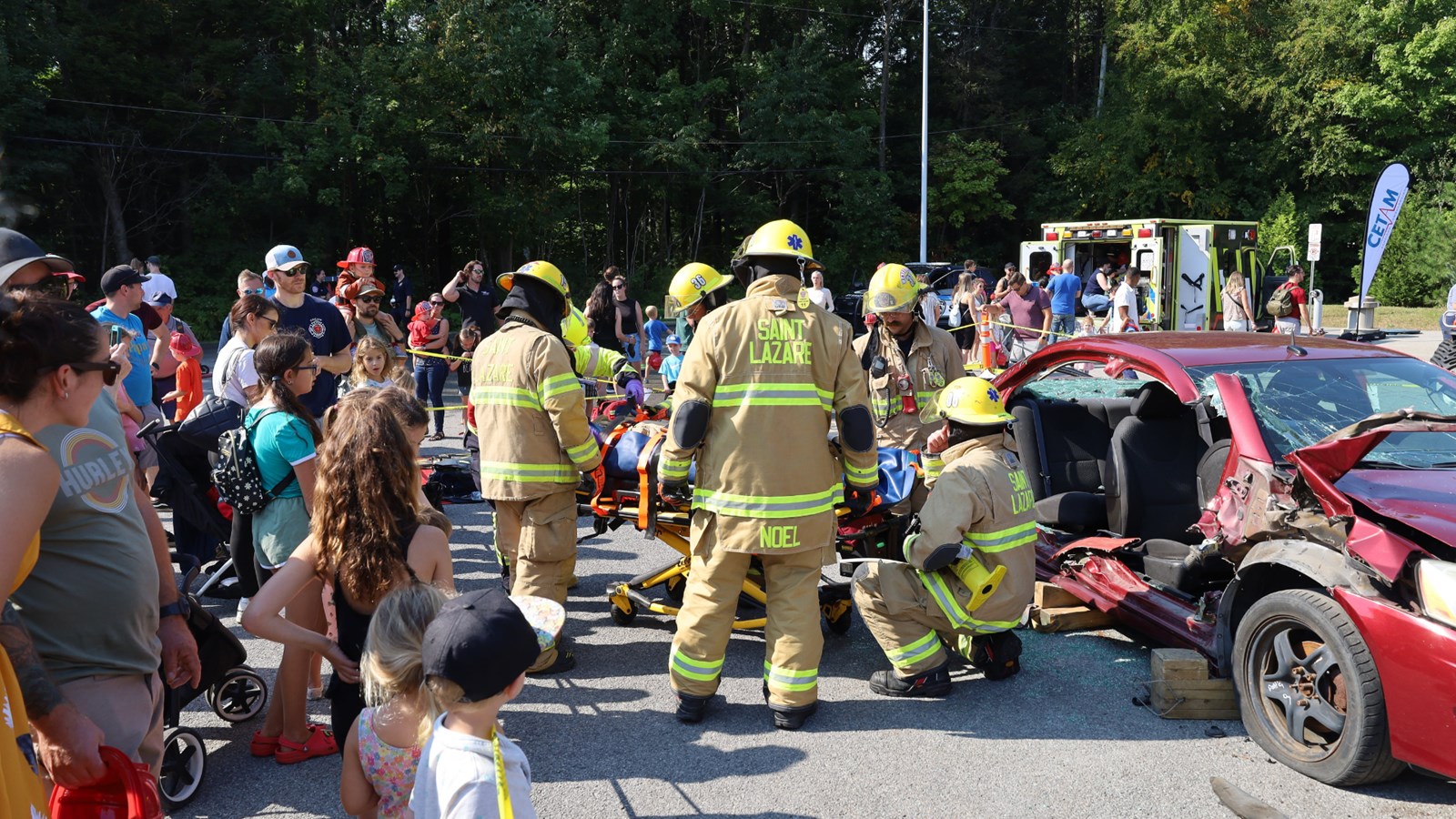 Nearly 1,000 visitors at Saint-Lazare fire station open house