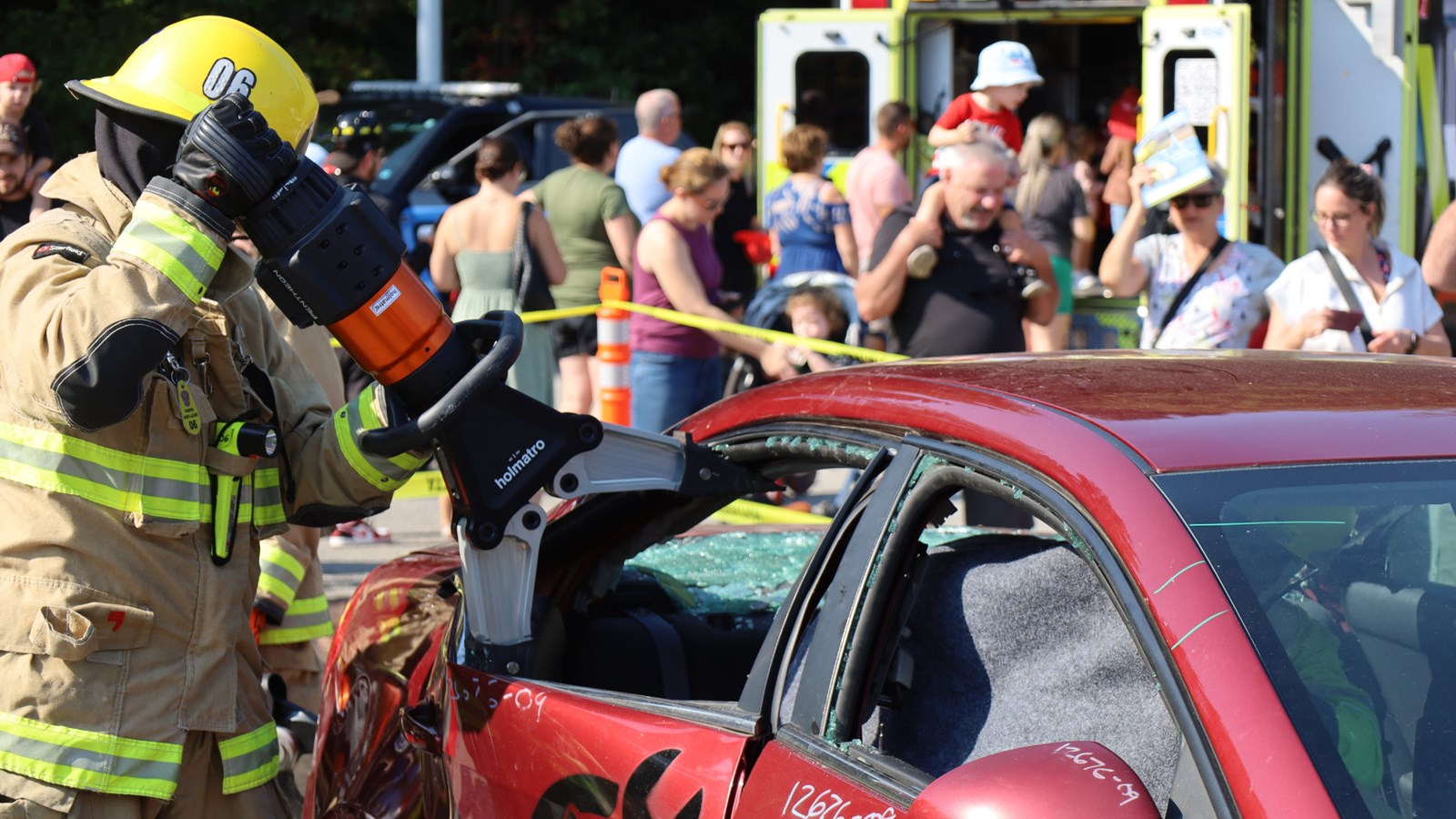 Nearly 1,000 visitors at Saint-Lazare fire station open house