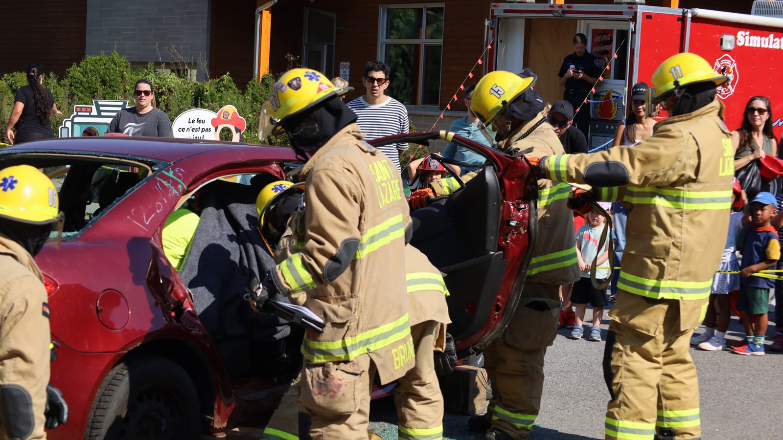 Nearly 1,000 visitors at Saint-Lazare fire station open house