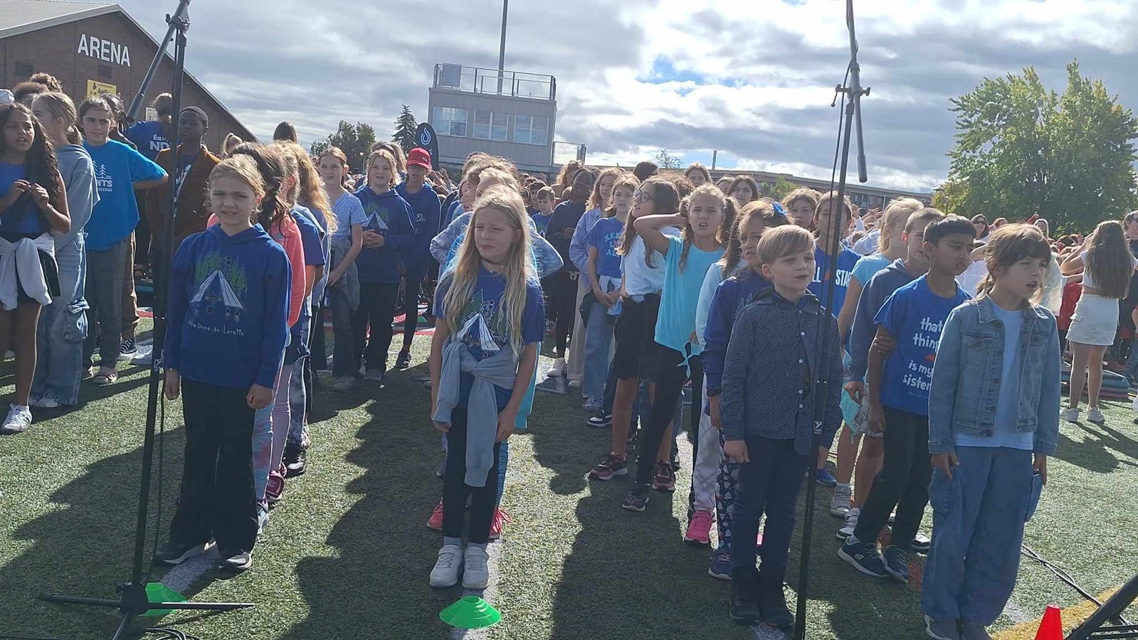 En vidéo | 4 000 élèves chantent en coeur à Vaudreuil-Dorion