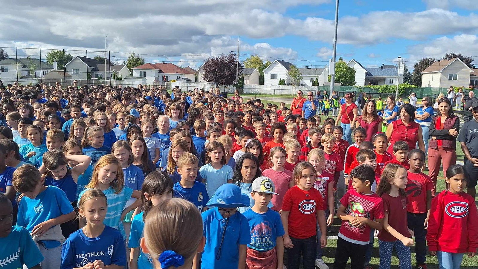 Video | 4,000 students sing their hearts out in Vaudreuil-Dorion