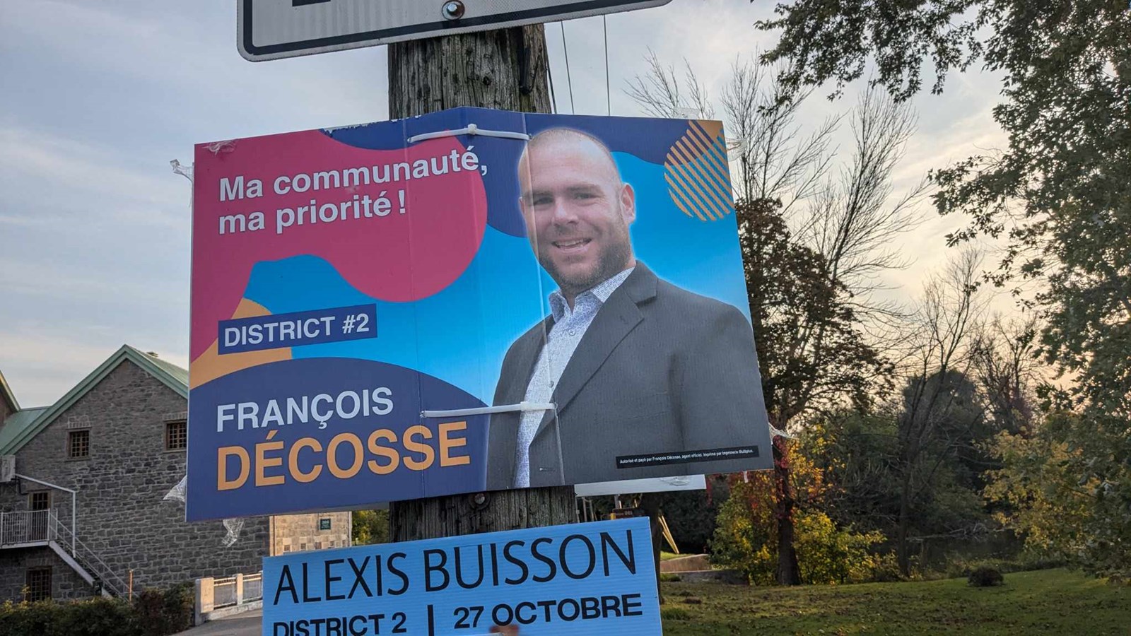 Élection partielle : Quatre candidats en lice pour le poste de conseiller du district #2
