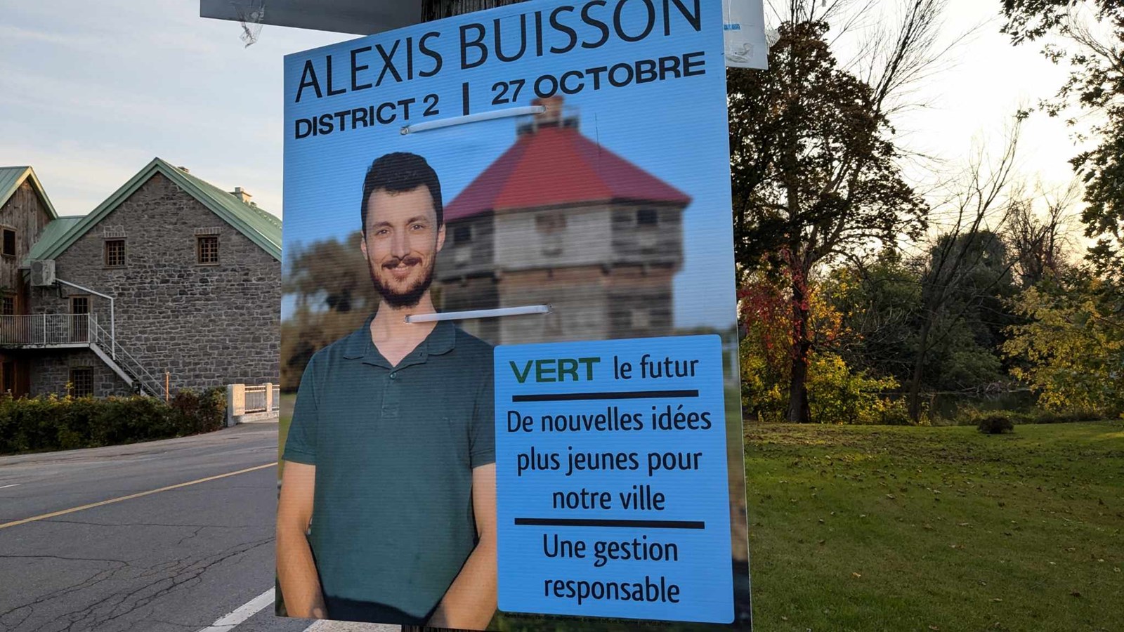 Élection partielle : Quatre candidats en lice pour le poste de conseiller du district #2