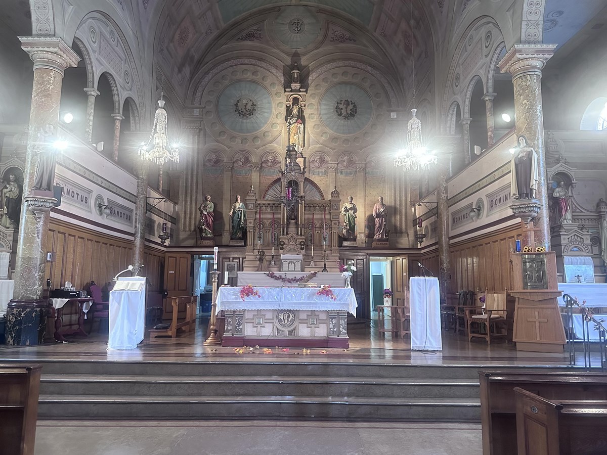 Intérieur avant de l'église Saint-Télesphore