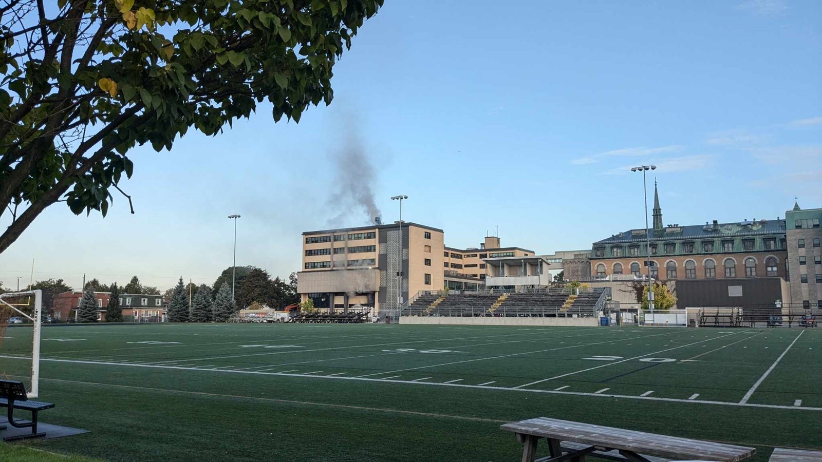 Cégep de Valleyfield: Employee stabbed