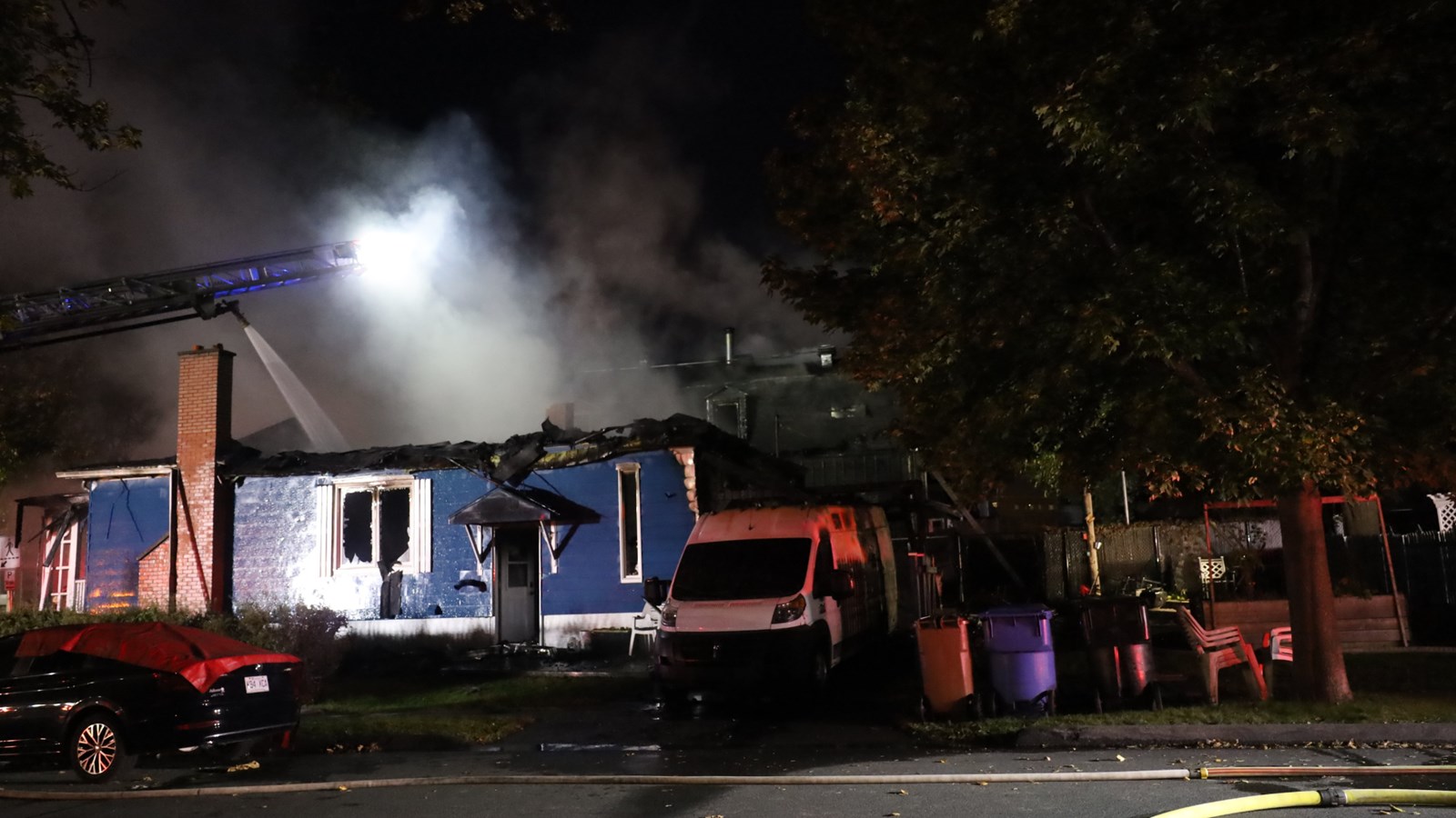 Deux résidences endommagées par les flammes sur la rue Académie