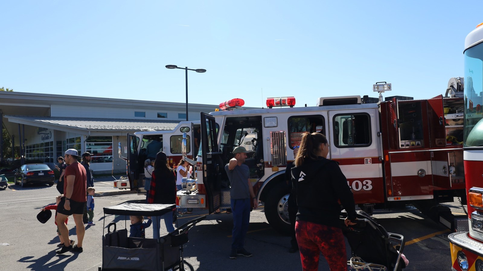 Open house draws 1,200 visitors to Coteau-du-Lac fire station