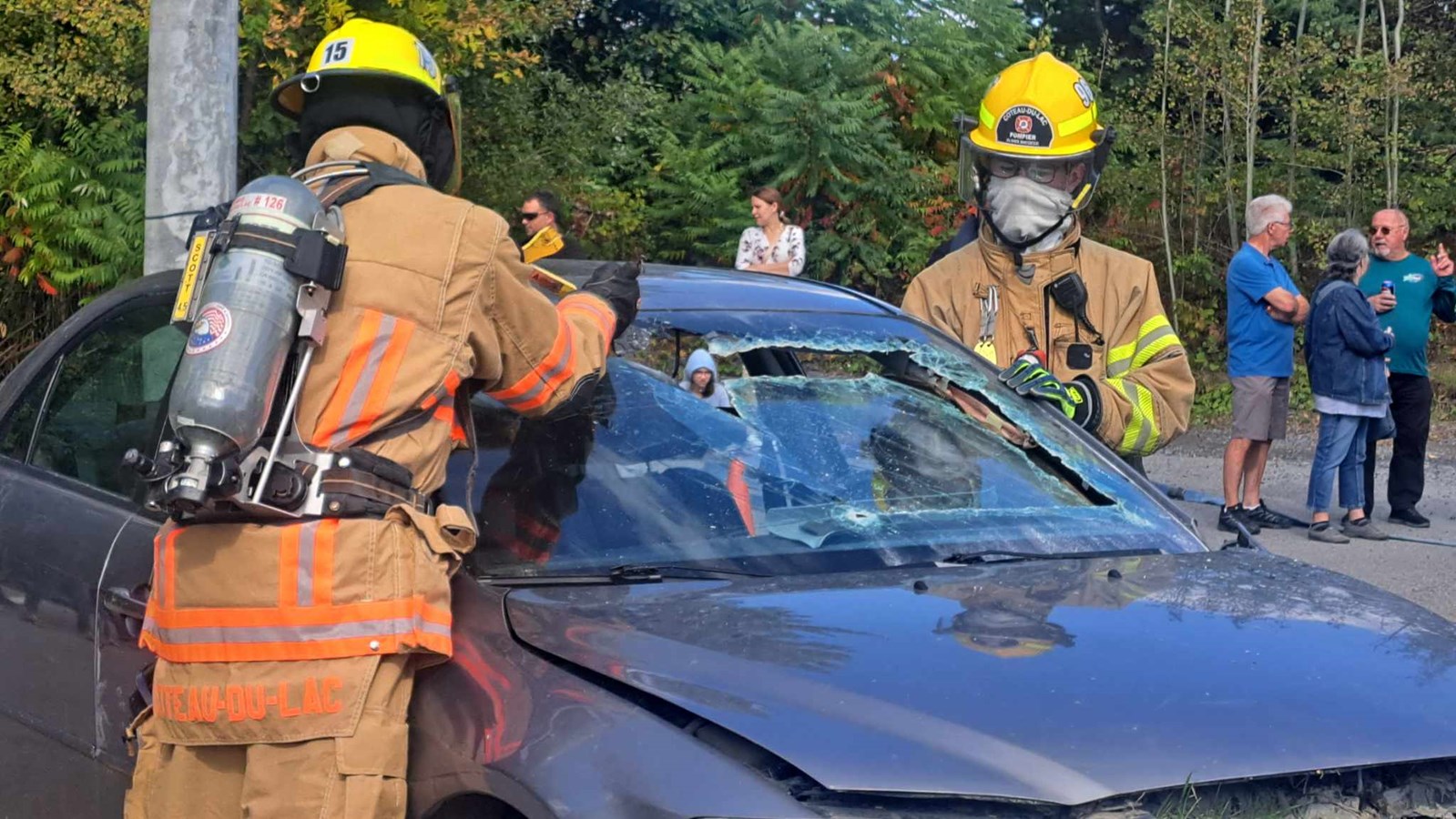 Open house draws 1,200 visitors to Coteau-du-Lac fire station
