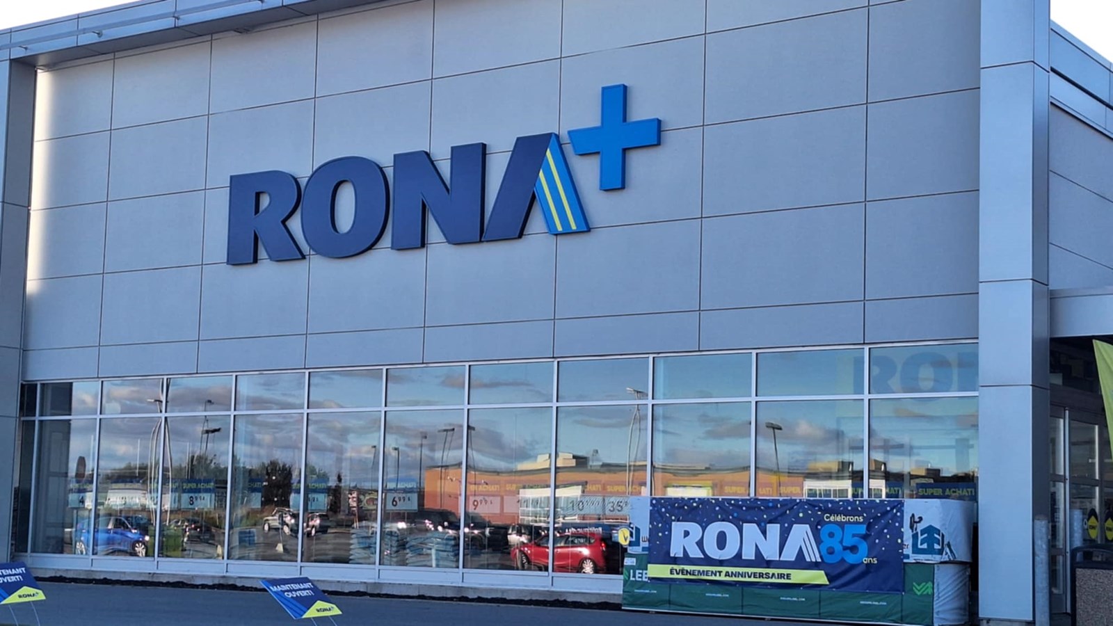 The RONA Foundation donates $16,103 to La Passerelle