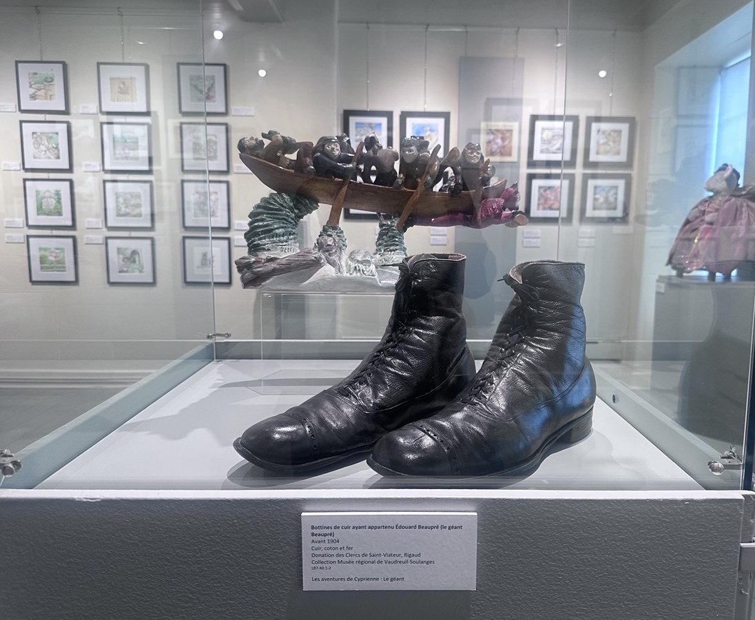 Leather boots that belonged to the Beaupré giant - in "Les aventures de Cyprienne - Le géant"