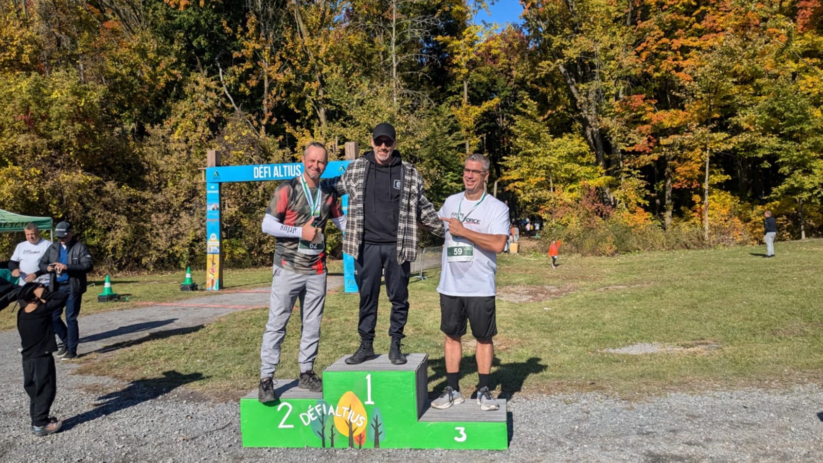 Among the men, the first three candidates to finish the race the fastest are: in third place: Marc-André Masson, in second place: Éric Sauvé and in first place: Donald Bissonnette