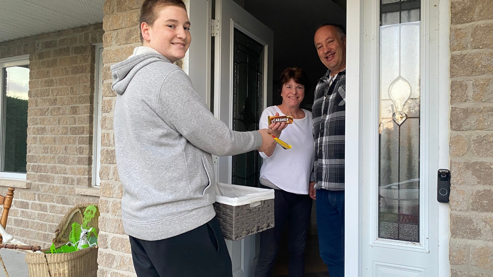 At 13, he raises money to take his family to Italy