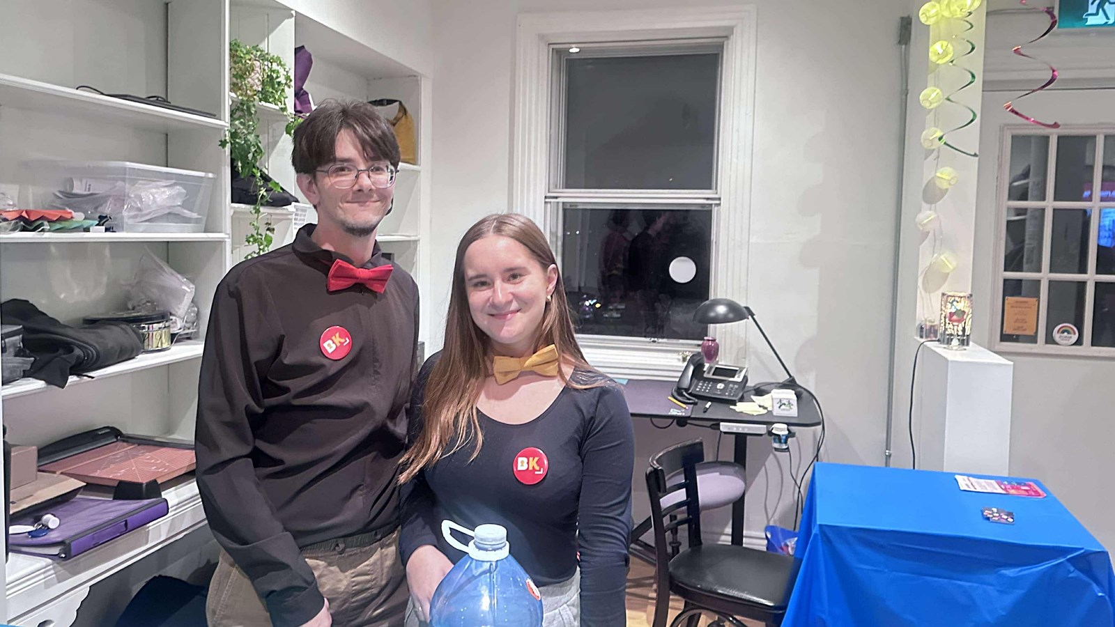 Two smiling youngsters were waiting for us at the open house reception for an alcohol-free aperitif
