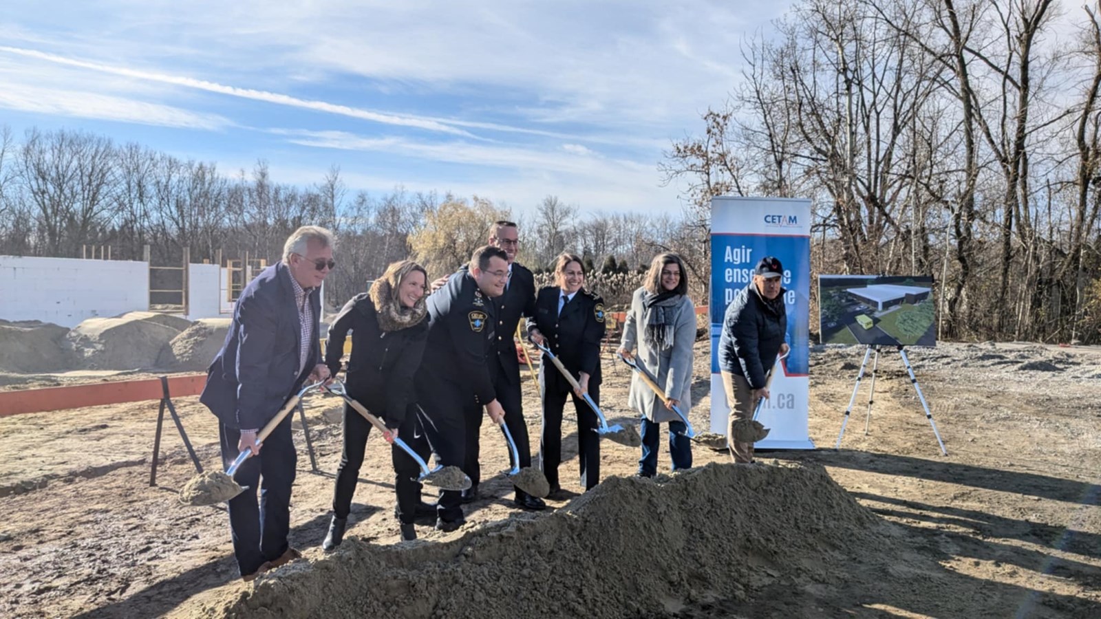 Elected officials Geneviève Lachance, Mayor of Saint-Lazare, Marilyne Picard, MNA for Soulanges and Patrick Bousez, Prefect of the Vaudreuil-Soulanges MRC also took part in the groundbreaking ceremony alongside CETAM representatives and Sylvain Chiasson, project designer