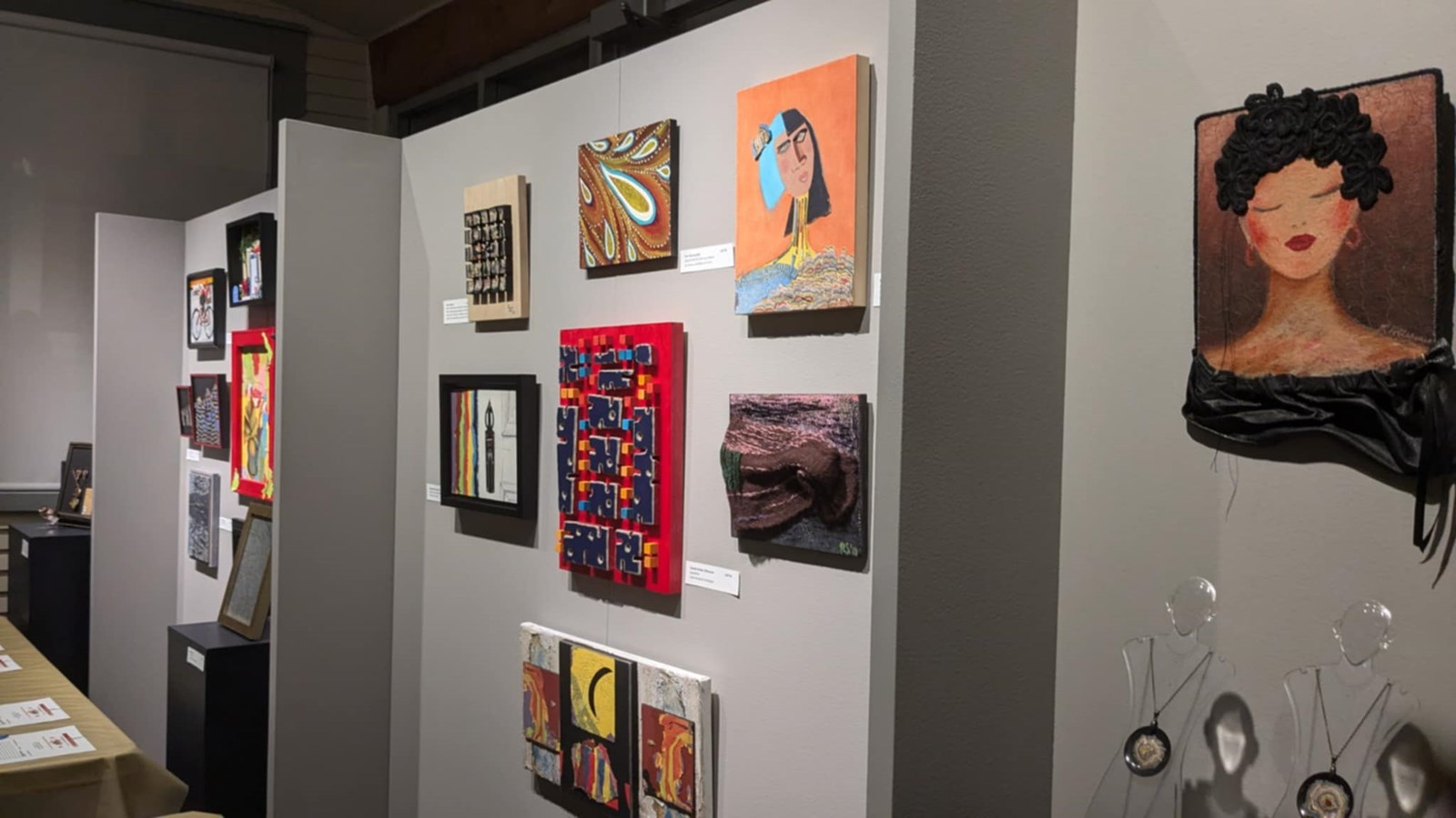 See all the colors to benefit the Musée régional de Vaudreuil-Soulanges