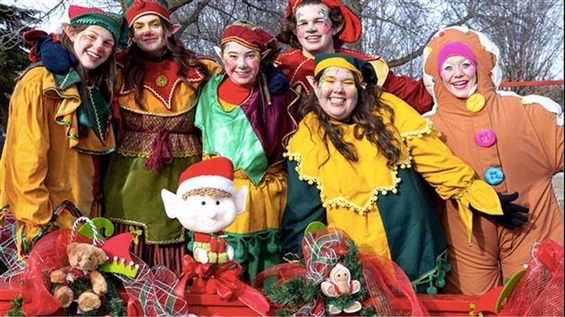Les lutins du père Noël en visite à la Maison Valois cette fin de semaine 