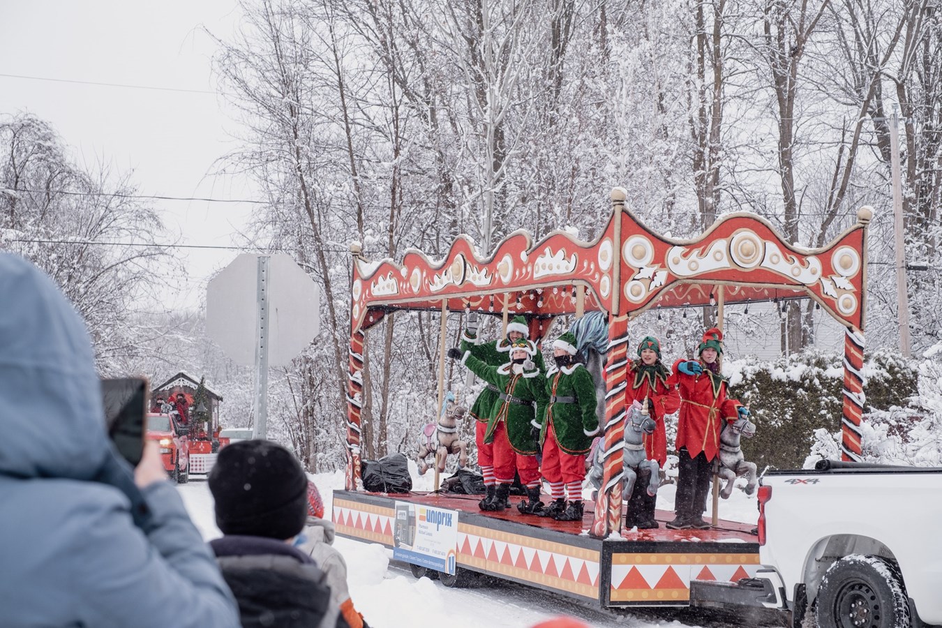 Santa Claus and his magical procession arrive in Saint-Zotique this Saturday   