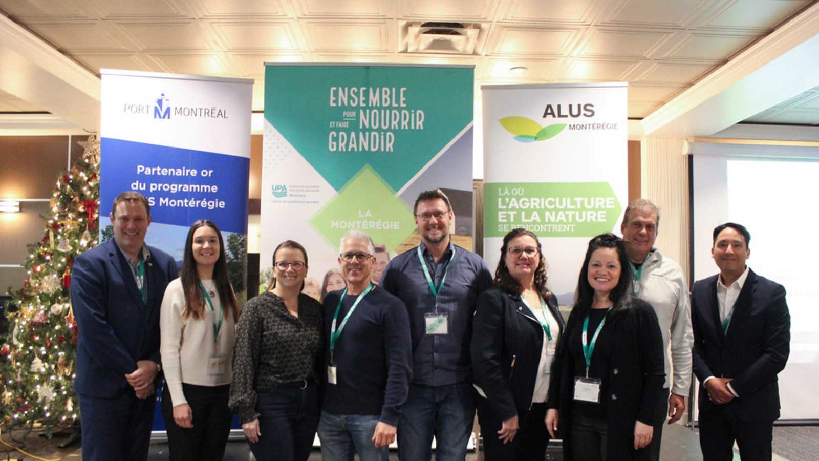 Producers from Vaudreuil-Soulanges who took part in the project posed at the ALUS project evening on Wednesday 