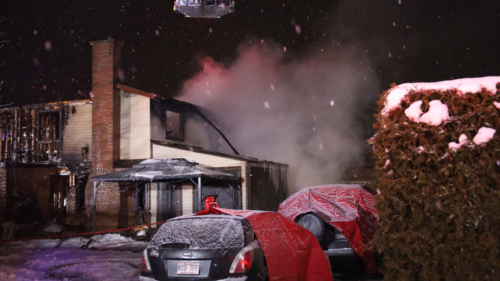 Vaudreuil-Dorion firefighters help each other out tonight