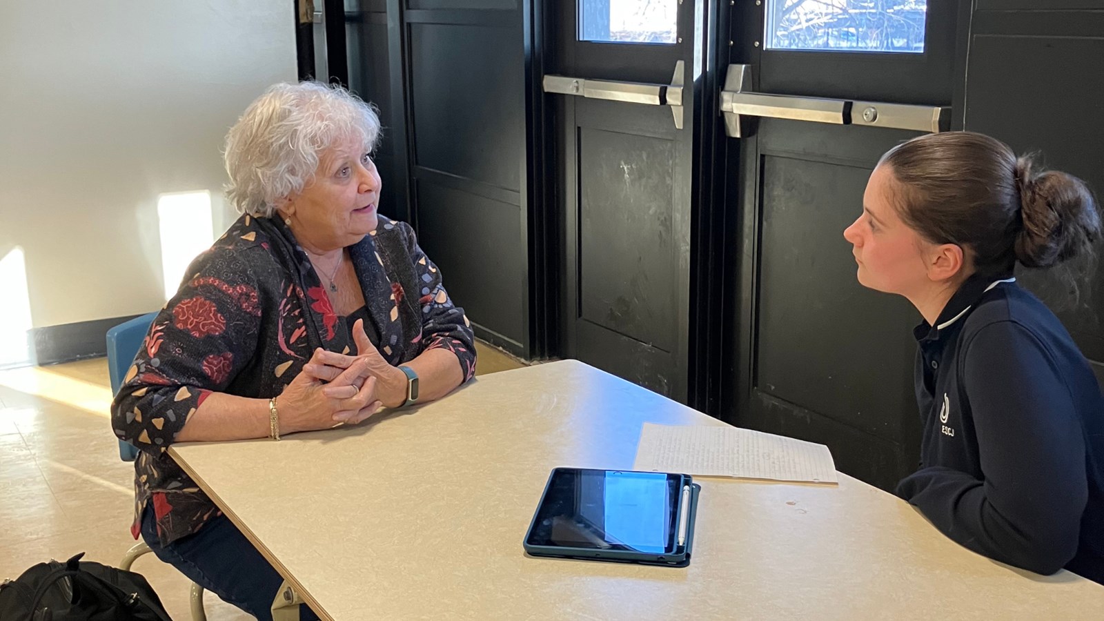 A bridge between generations: Cité-des-Jeunes students give voice to seniors