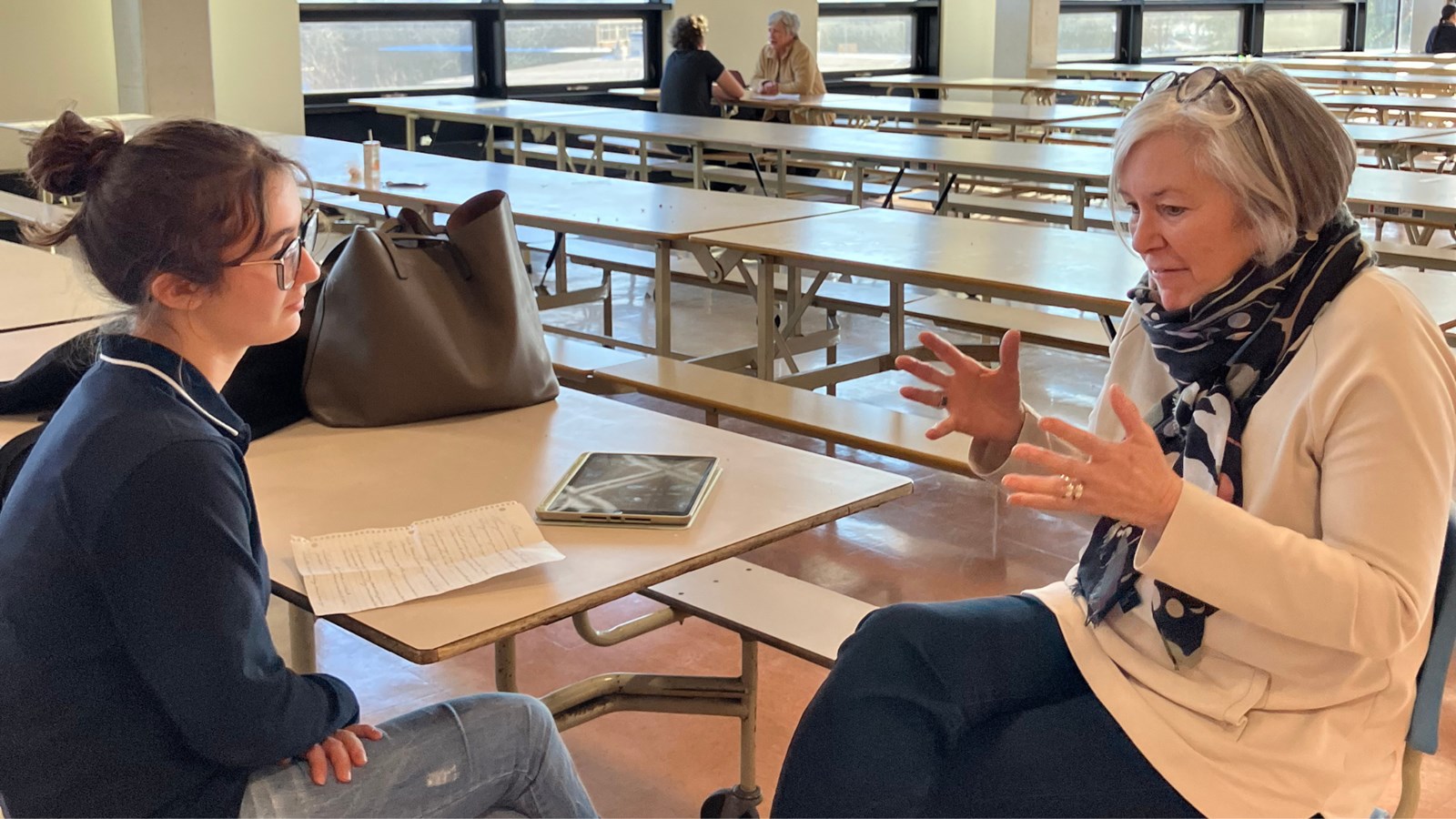 A bridge between generations: Cité-des-Jeunes students give voice to seniors