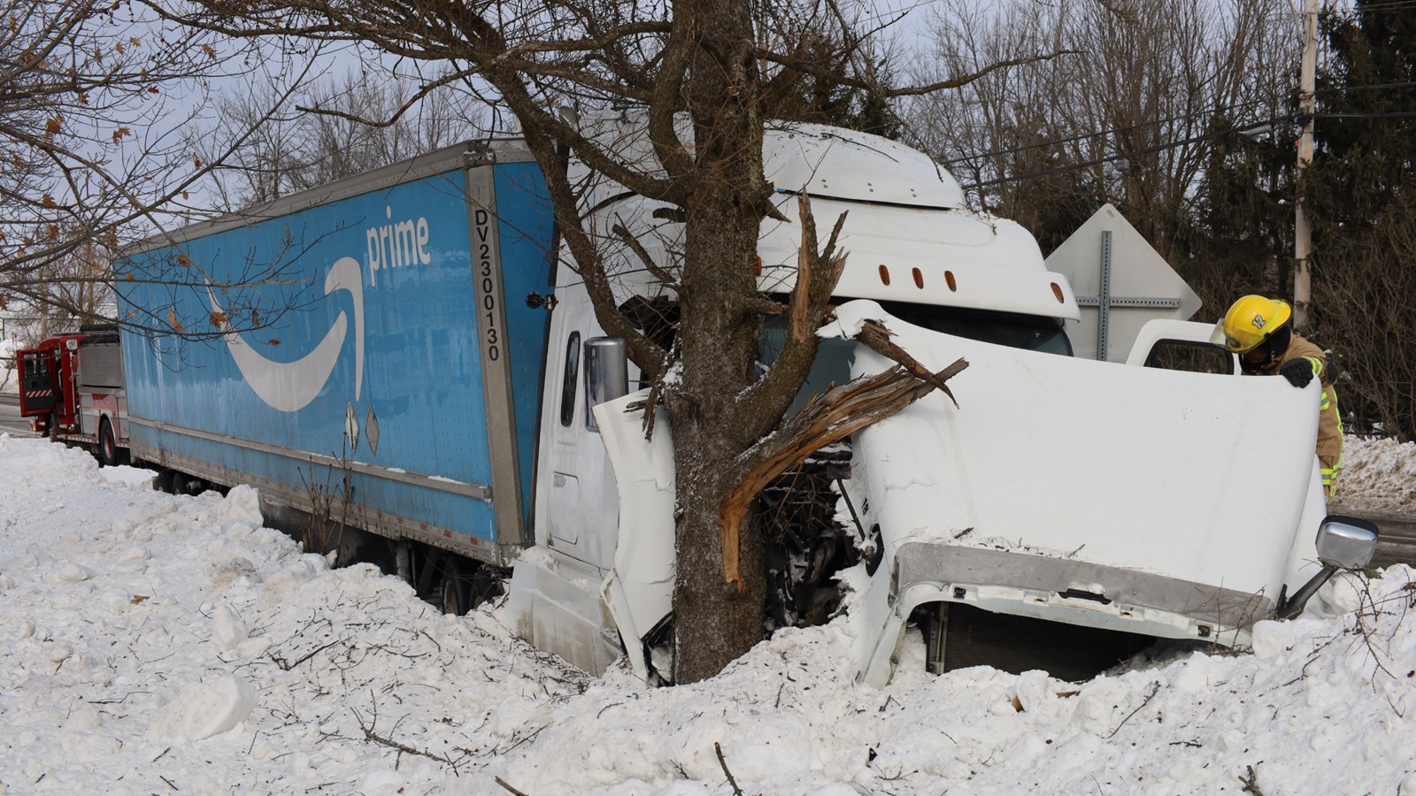 Un poids lourd fait une sortie de route sur la 201 à Coteau-du-Lac 
