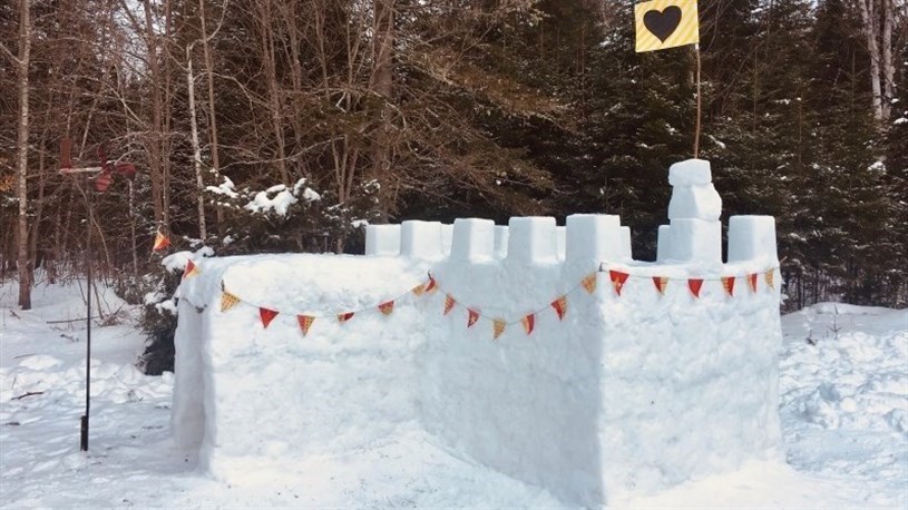 Forts de neige : Un jeu hivernal amusant, mais à risque