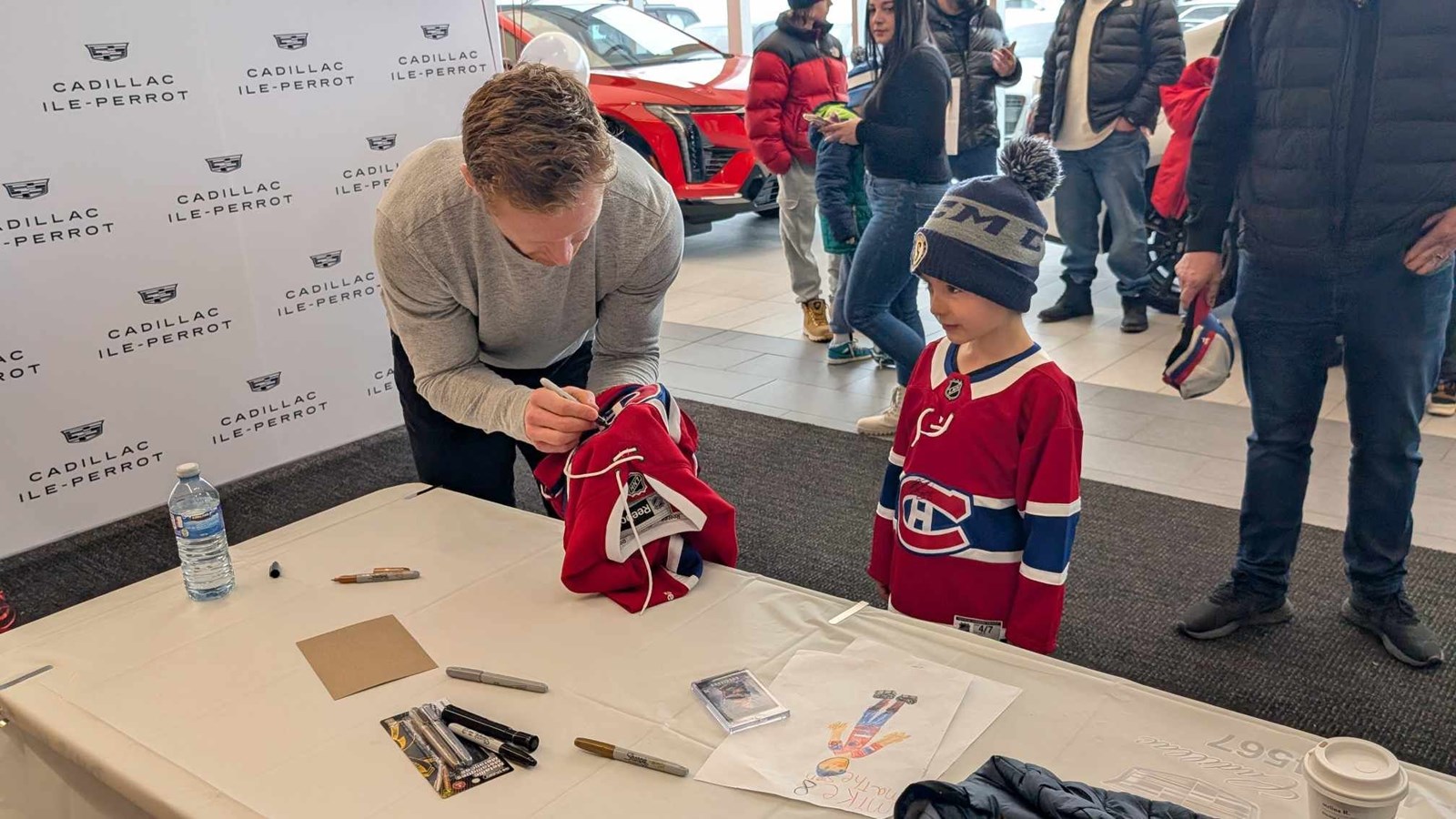 Mike Matheson à la rencontre de ses partisans à l’Île-Perrot
