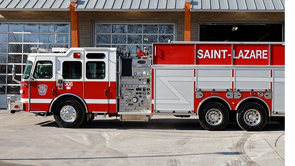 Saint-Lazare modernise son service incendie avec un nouveau camion autopompe