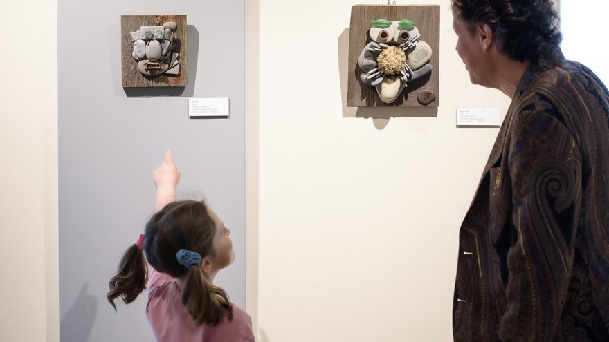 La pierre au coeur du troisième vernissage de TRACE, édition 2024-2025