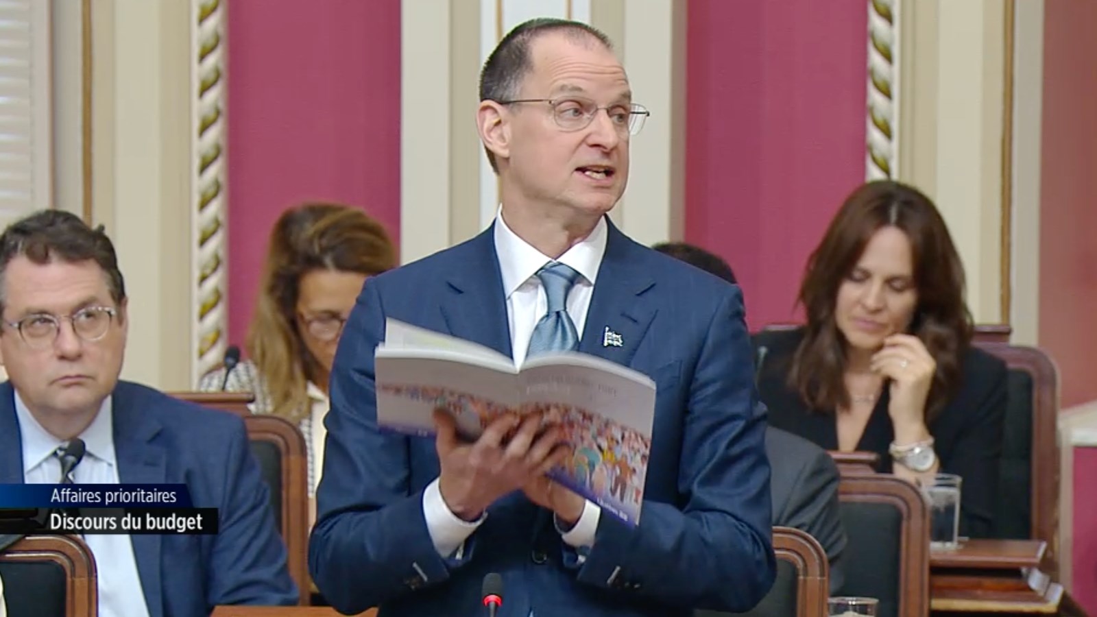 Tensions commerciales et équilibre budgétaire : les grandes lignes du budget 2025-2026