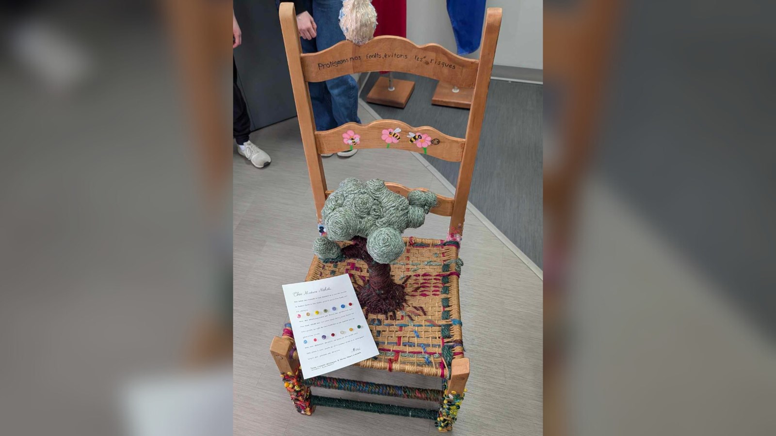 Écologie et engagement : la chaise des générations remise à Marie-Claude Nichols