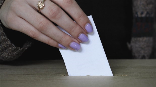 ÉLECTIONS 2025: Début du vote par anticipation au Canada et dans la région 