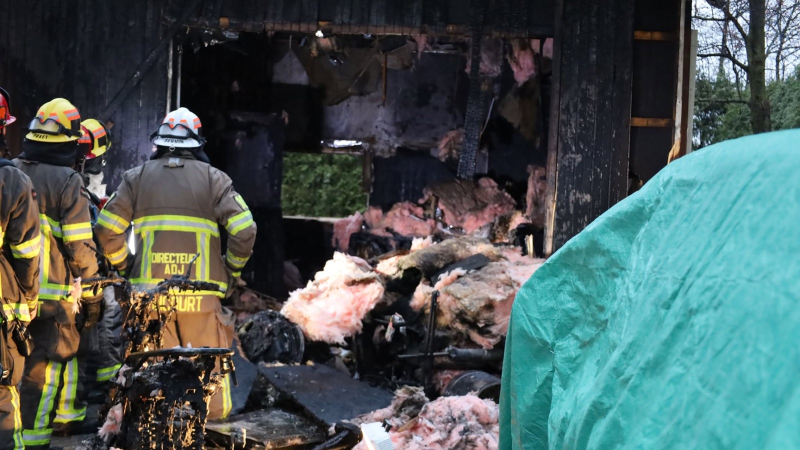 Une résidence de la rue Caza est lourdement endommagée lors d'un incendie 