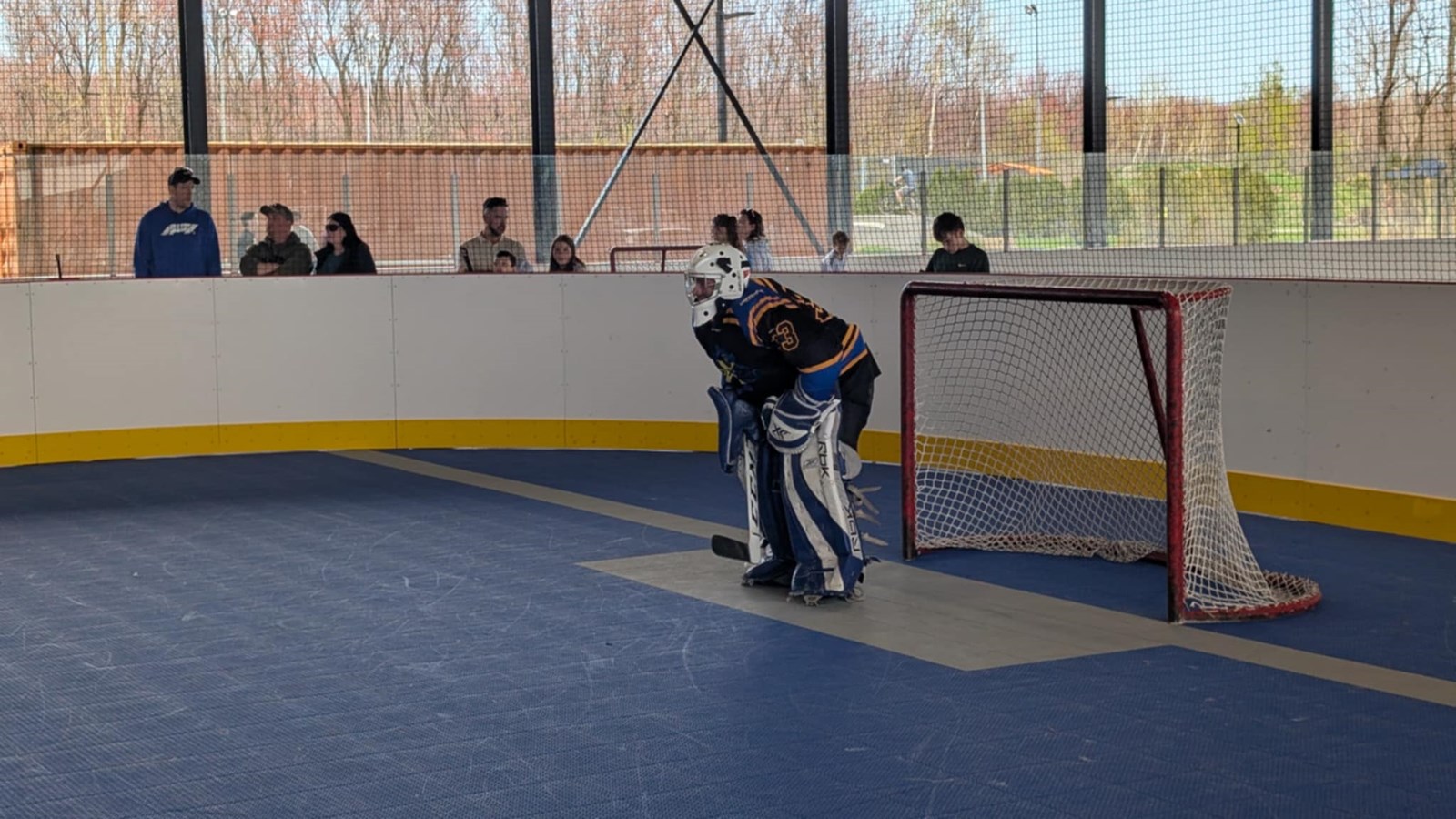 Saint-Zotique : inauguration de la nouvelle plateforme de Dek Hockey