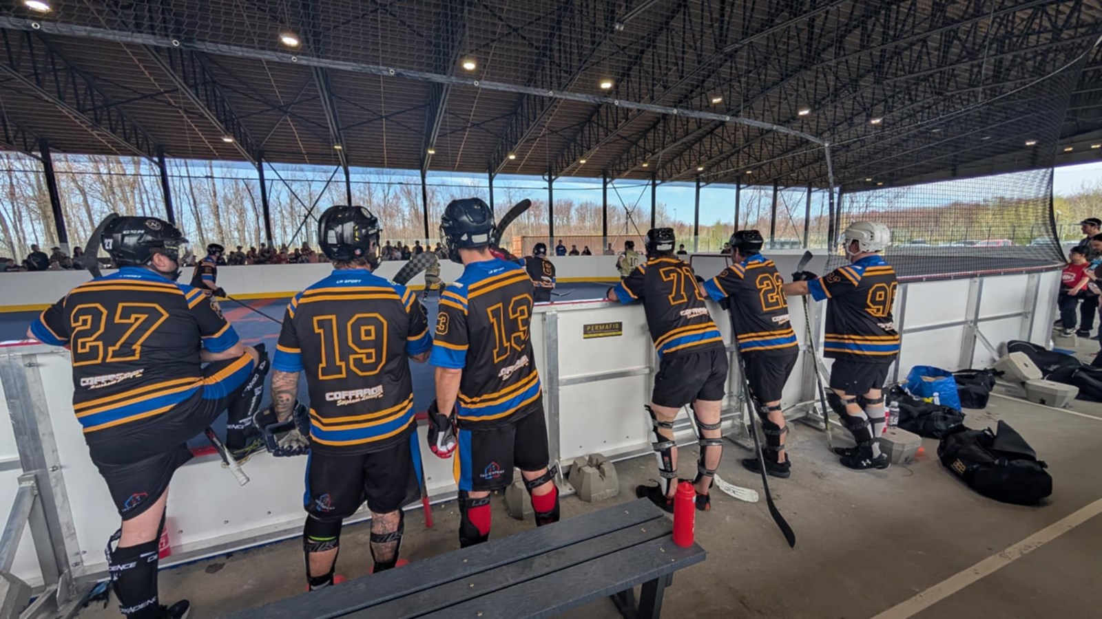 Saint-Zotique : inauguration de la nouvelle plateforme de Dek Hockey
