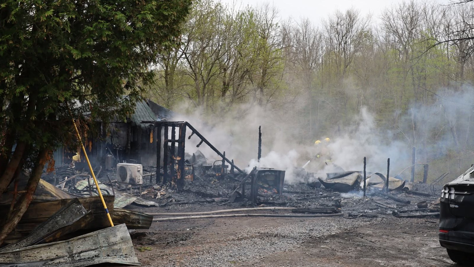 Des dizaines de pompiers en entraide à Sainte-Justine-de-Newton