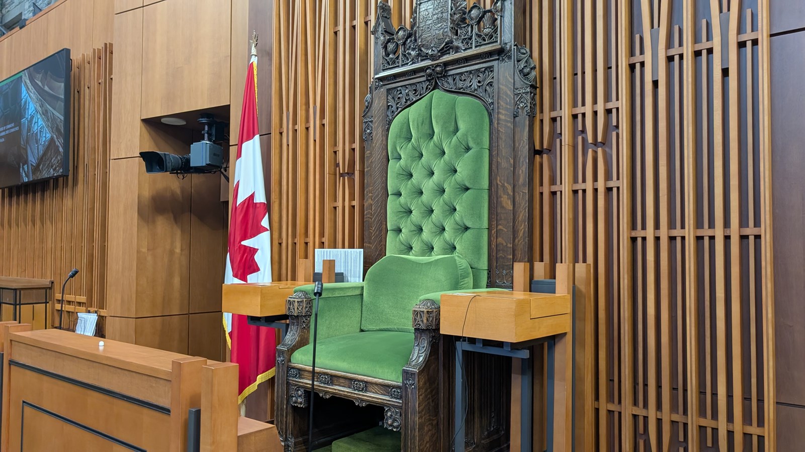Une journée aux côtés de Claude DeBellefeuille sur la Colline du Parlement