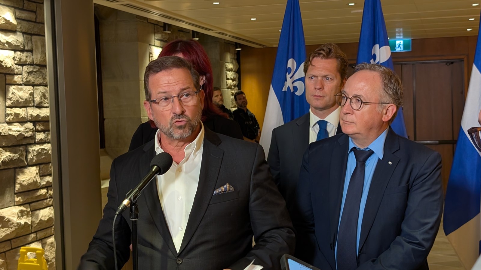 Une journée aux côtés de Claude DeBellefeuille sur la Colline du Parlement