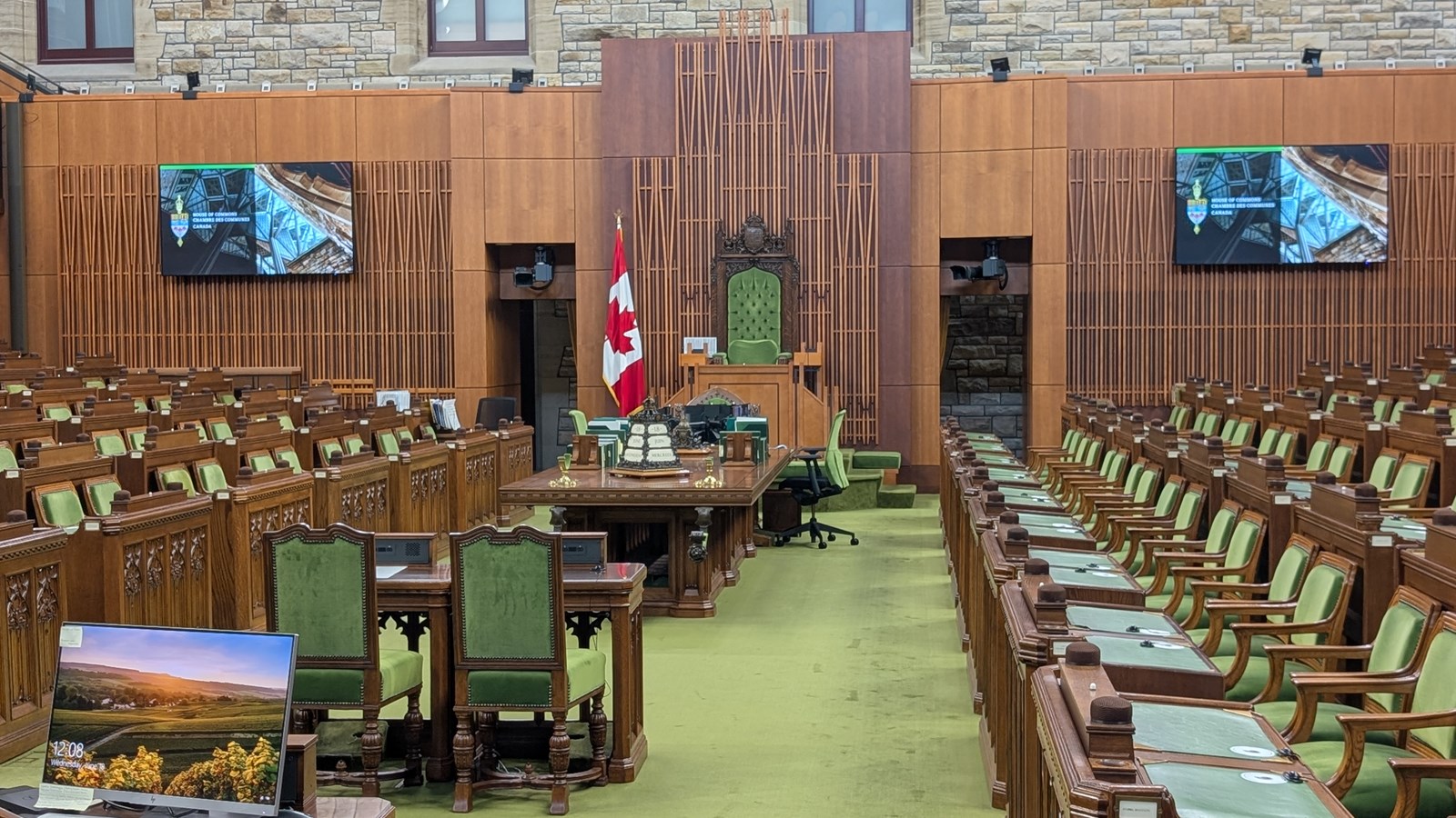 Une journée aux côtés de Claude DeBellefeuille sur la Colline du Parlement