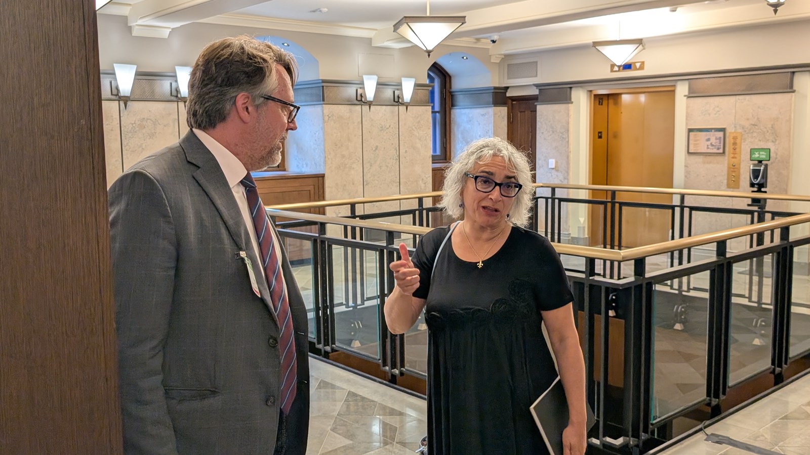 Une journée aux côtés de Claude DeBellefeuille sur la Colline du Parlement