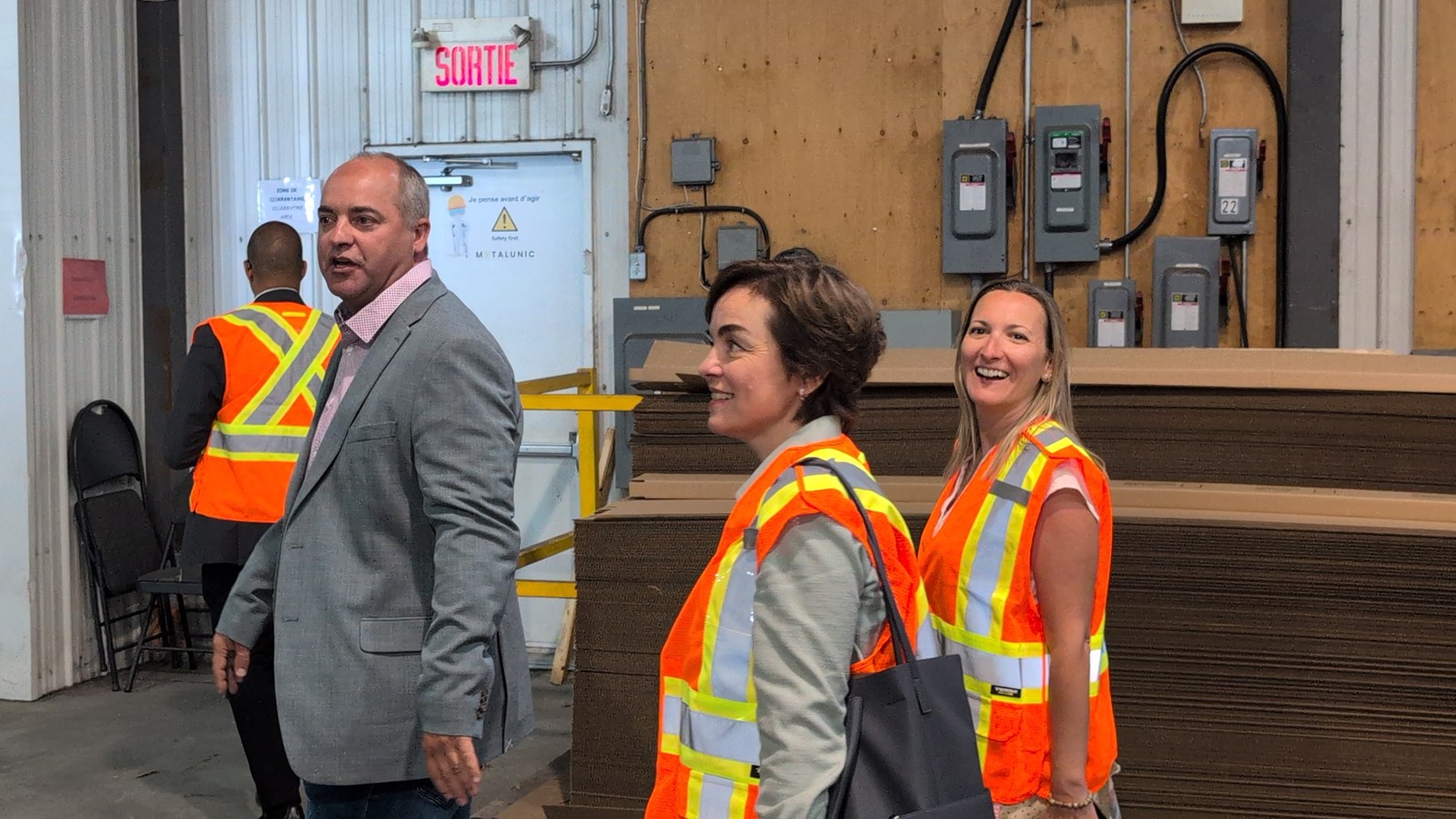 Christine Fréchette visite Métalunic pour souligner l’innovation régionale