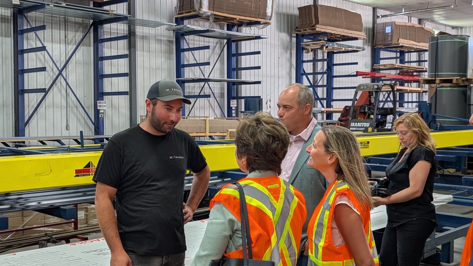 Christine Fréchette visite Métalunic pour souligner l’innovation régionale