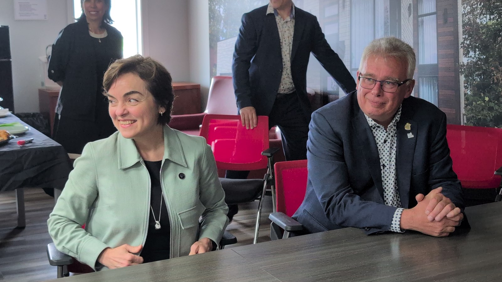 Christine Fréchette visite Métalunic pour souligner l’innovation régionale