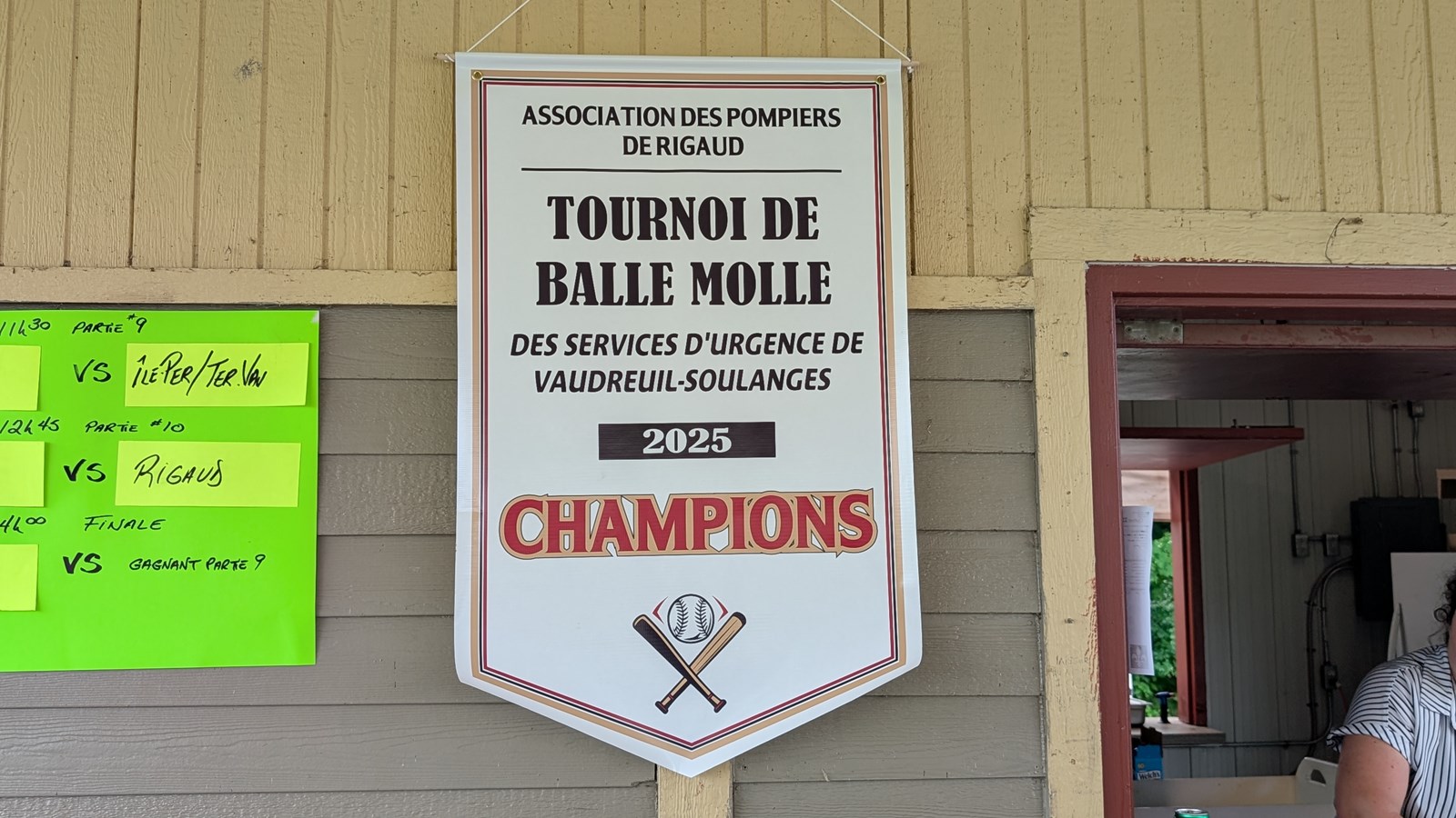 Une première édition réussie pour le tournoi de balle-molle des services d’urgence