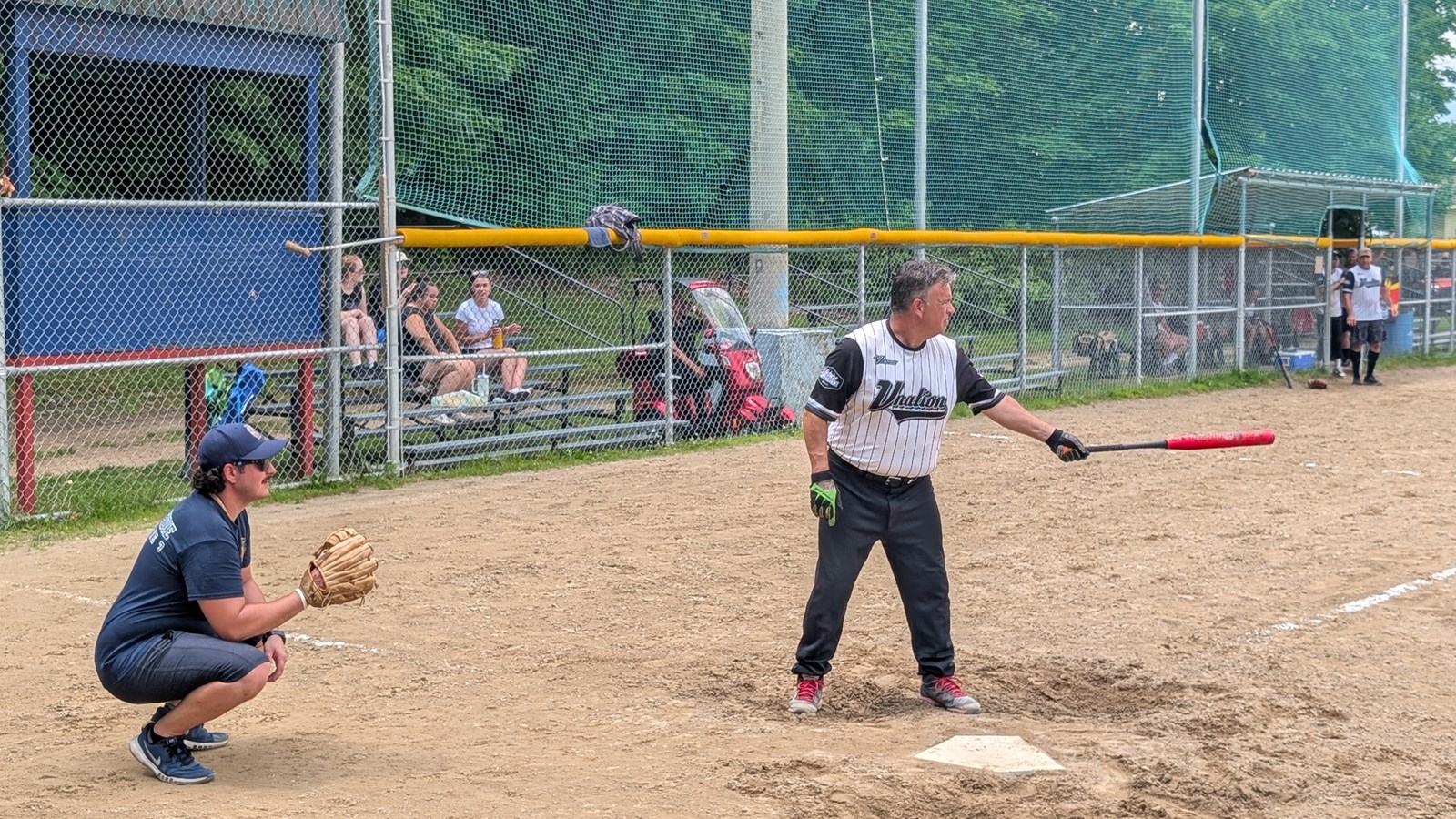Une première édition réussie pour le tournoi de balle-molle des services d’urgence