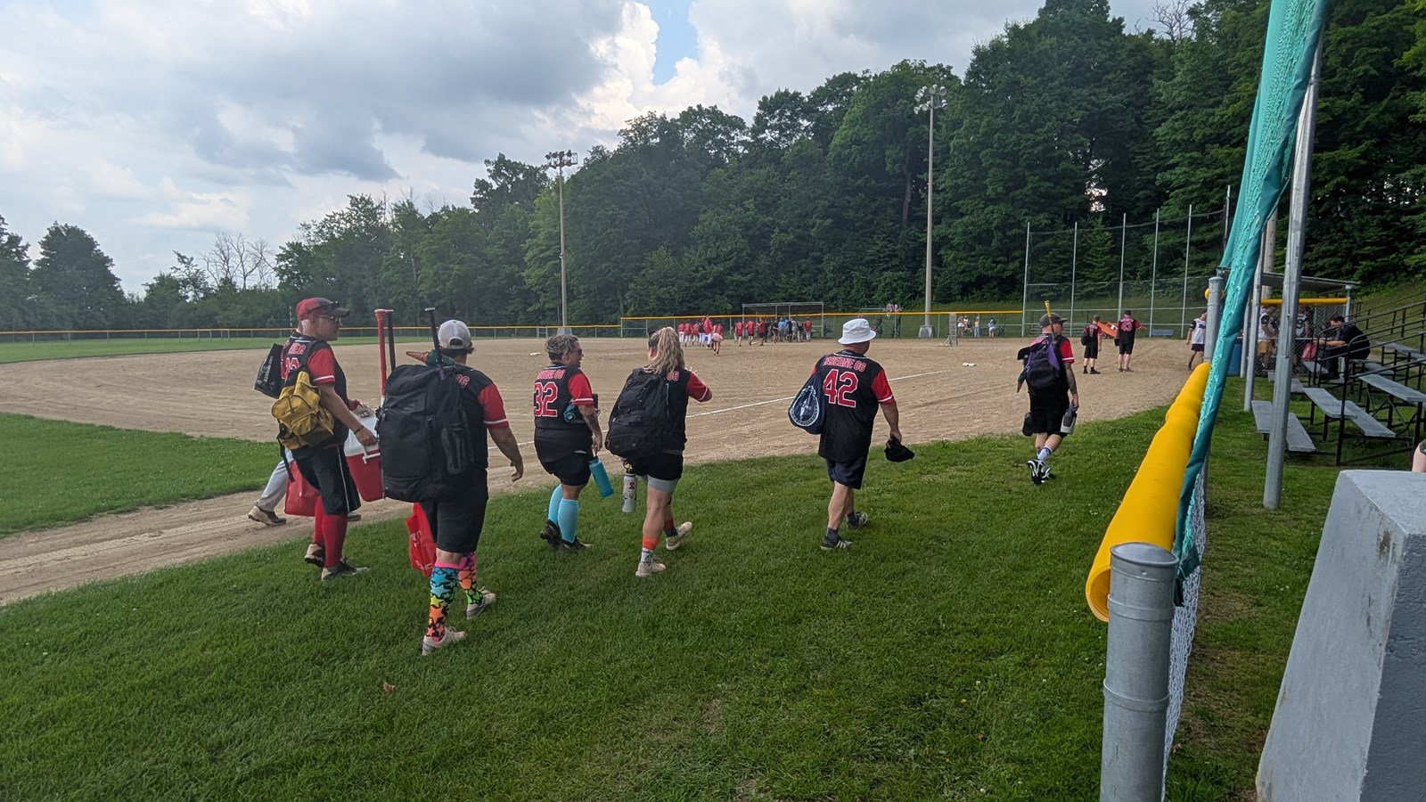 Une première édition réussie pour le tournoi de balle-molle des services d’urgence